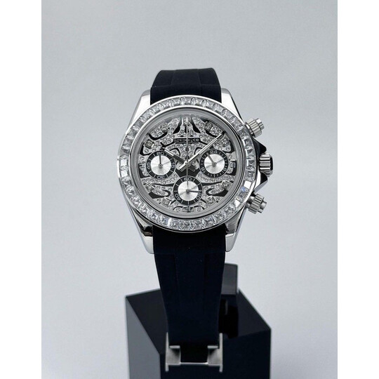 Custom Seiko Mod • Silver Diamond Tiger Daytona Quartz Chronograph • 39.5mm